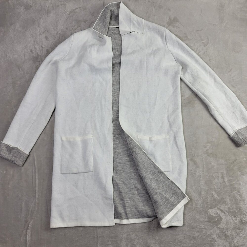 T Tahari White & Gray Colorblock Women's Thick Sweater Cardigan | Size M